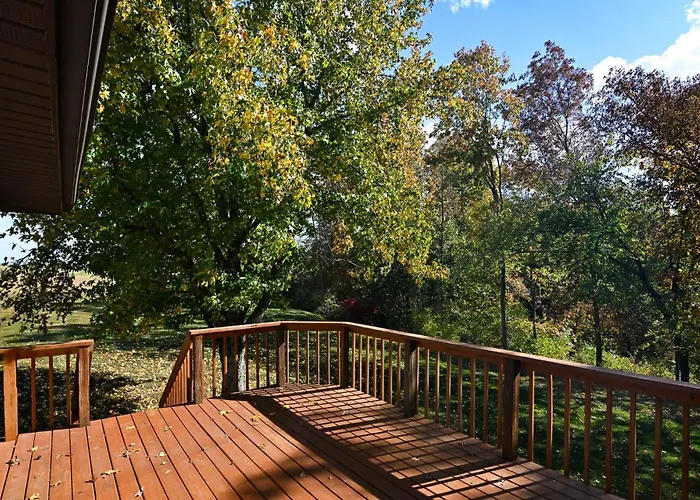 Sleeps 12, Wooded Lot, Near Ark, Great For Family