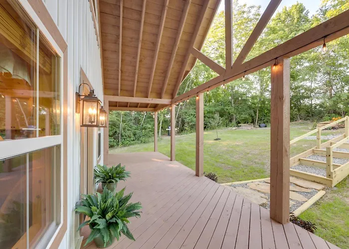 Serene Kentucky Cabin W/ Fireplace + Fire Pit!