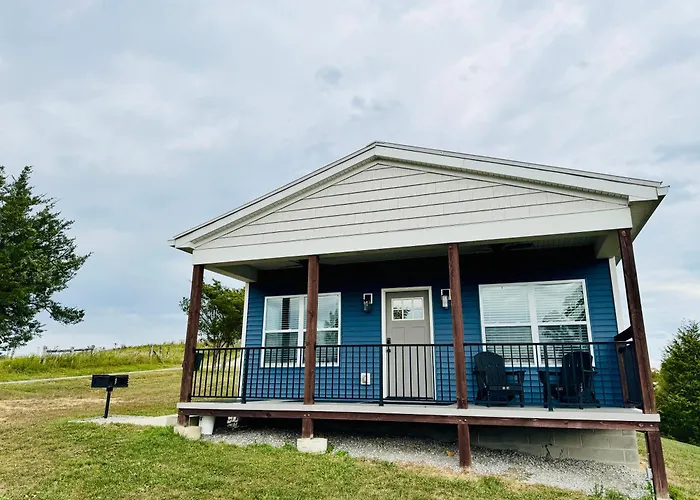 100 Acre Relaxing Retreat Near Ark - The Cottage